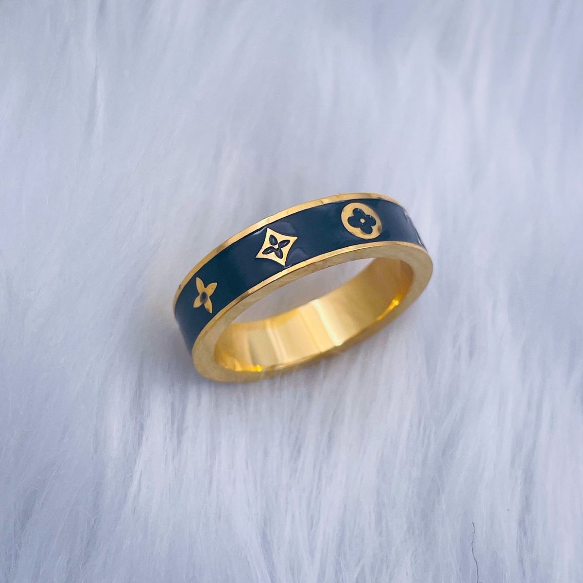 Black Enamel Clover Flower 18K Gold Stainless Steel Band Ring Bulk