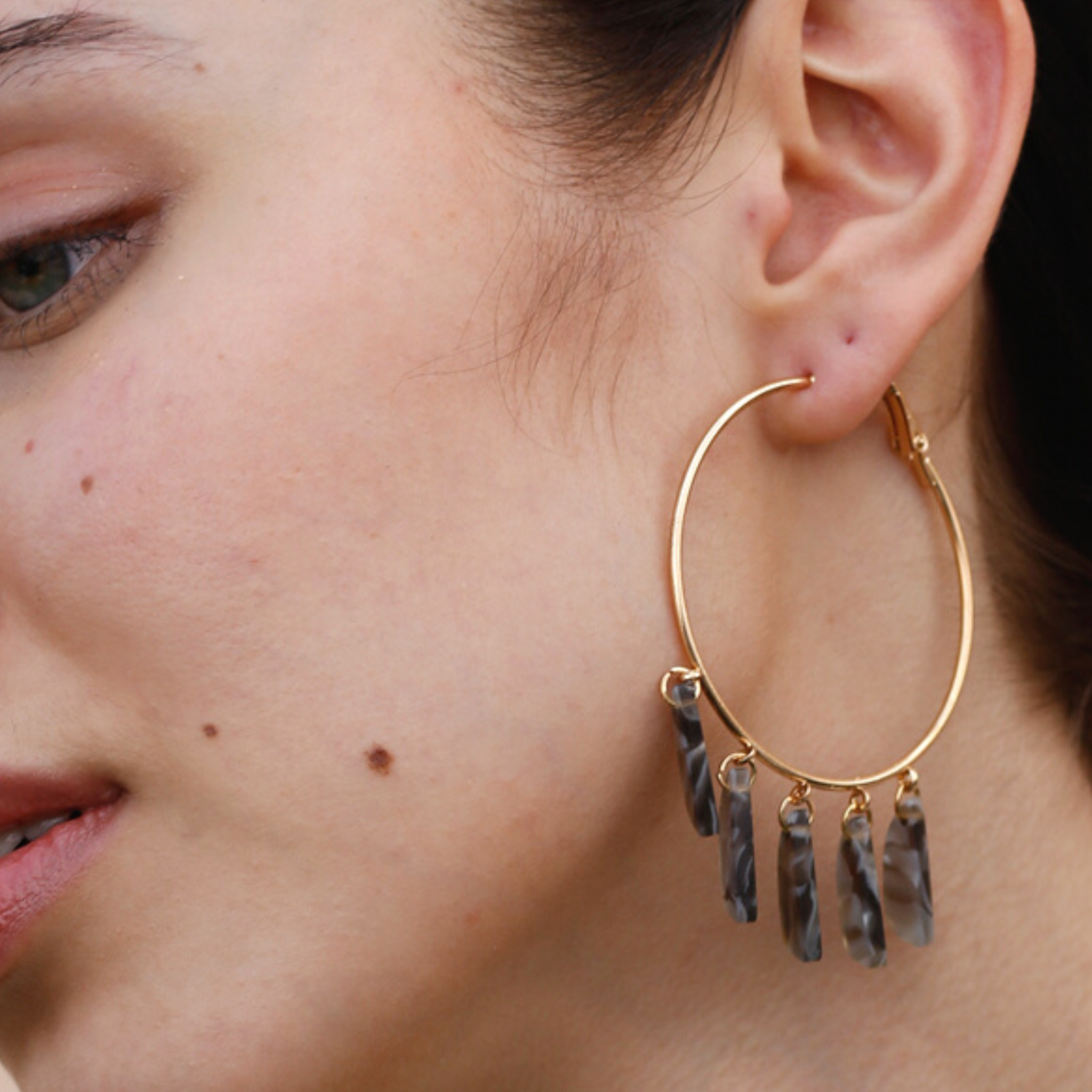 Hoop Drama Acrylic 18K Gold Anti Tarnish Black Hoop Chandelier Earring For Women