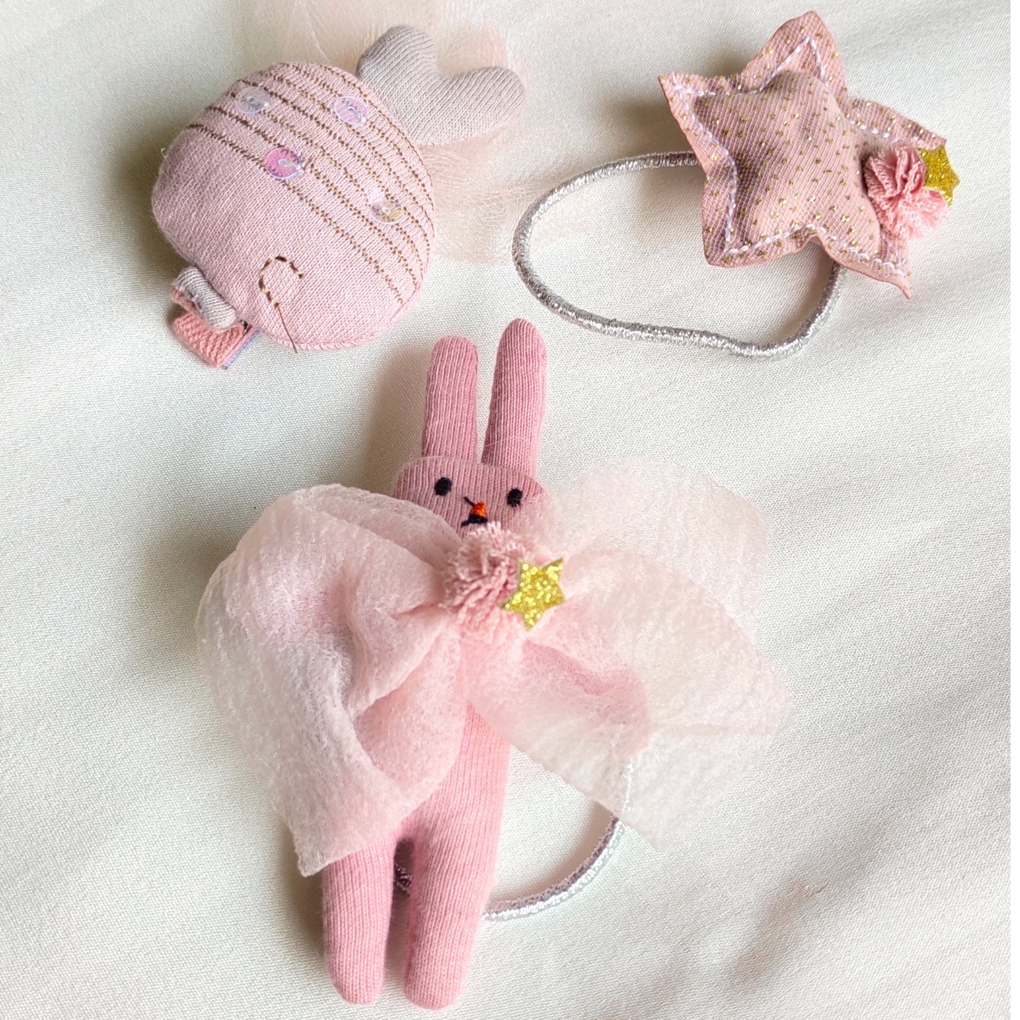 Wonderland Baby Pink Fabric Hair Clip Band Accessories Pack Of 3 Pcs For Girl Women Main image