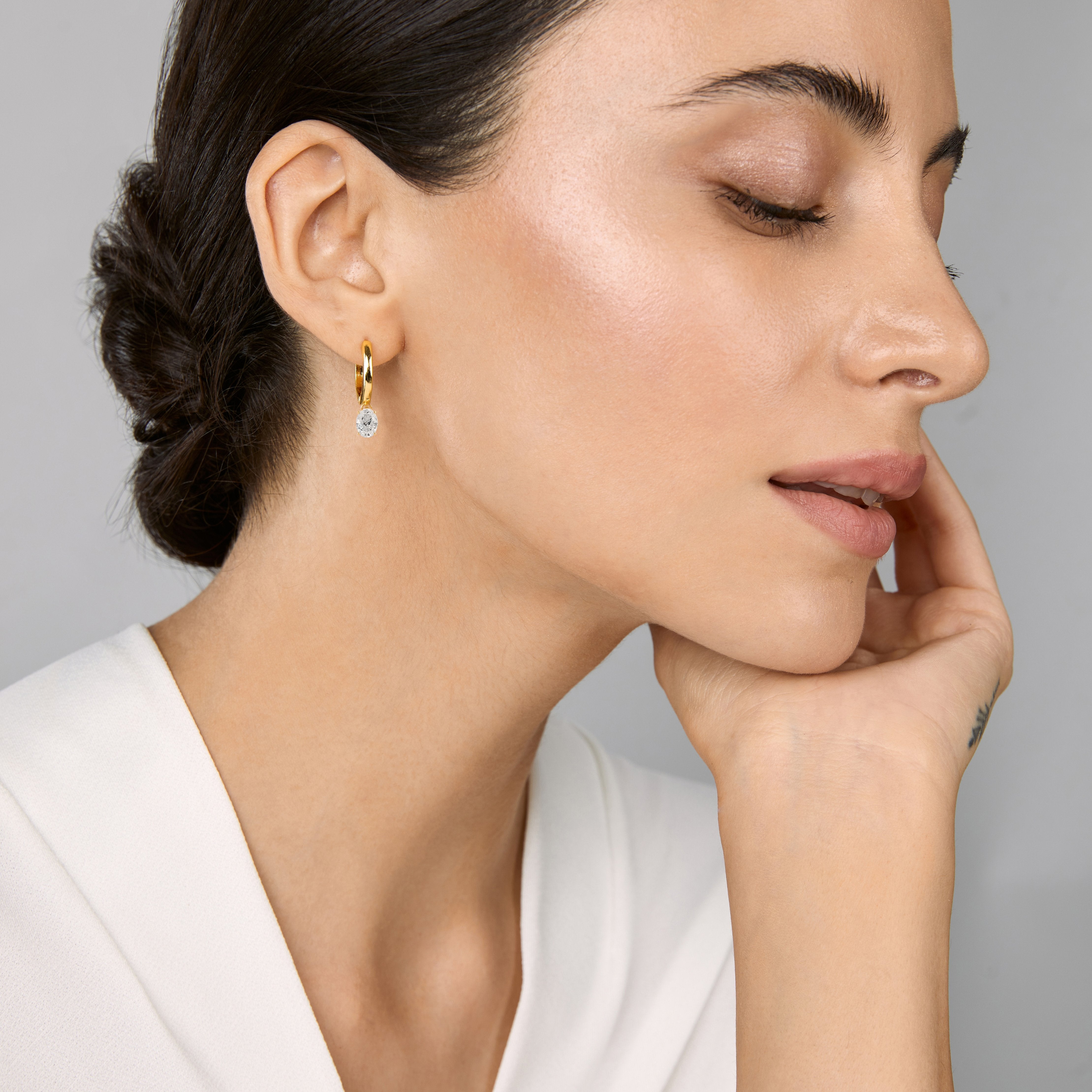 Brass 18K Rose Gold Oval Shape Crystal Clip On Earring Pair Women Bulk Secondary image