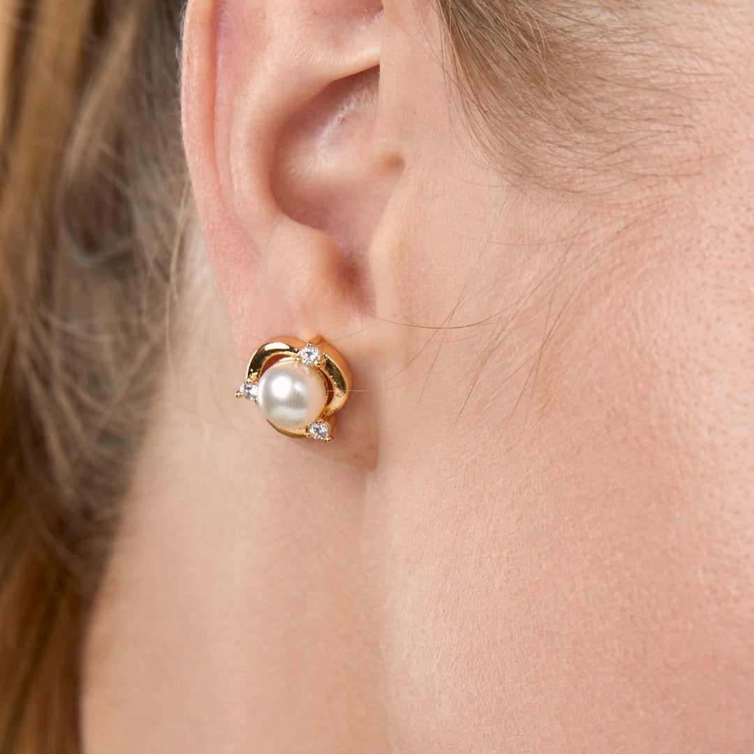 Brass 18K Rose Gold Floral Pearl Studs Earring Pair For Women Bulk